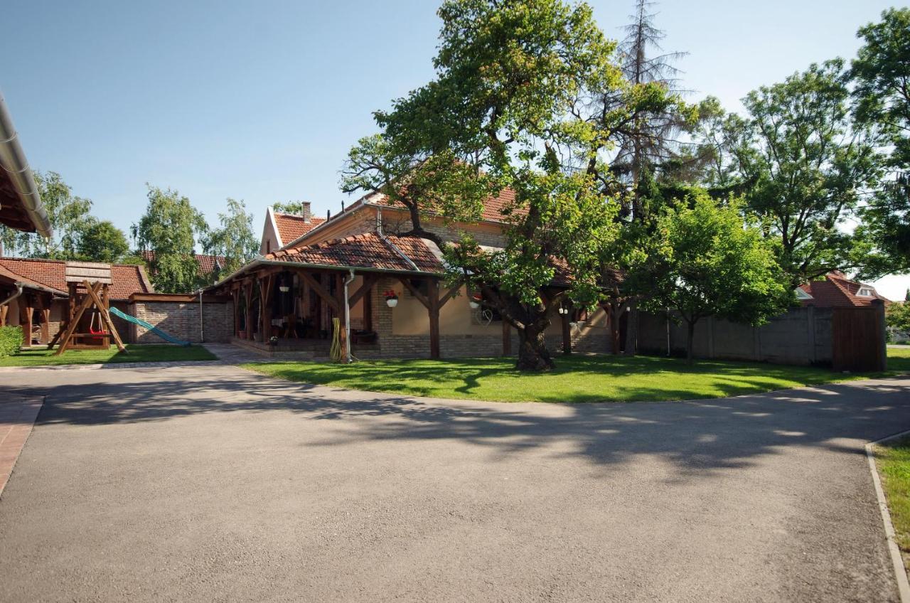 Villa Rusztika Gyula Εξωτερικό φωτογραφία
