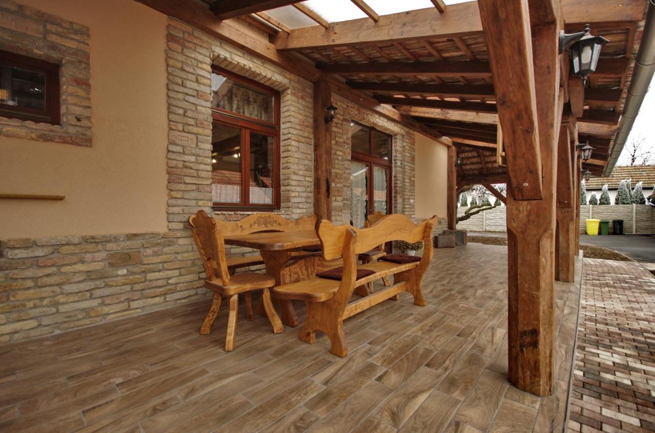Villa Rusztika Gyula Εξωτερικό φωτογραφία