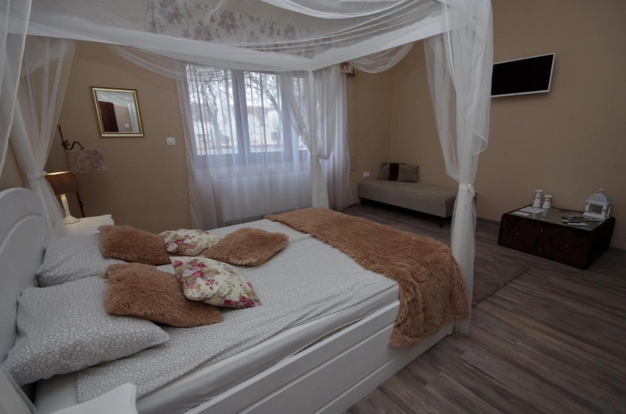 Villa Rusztika Gyula Εξωτερικό φωτογραφία